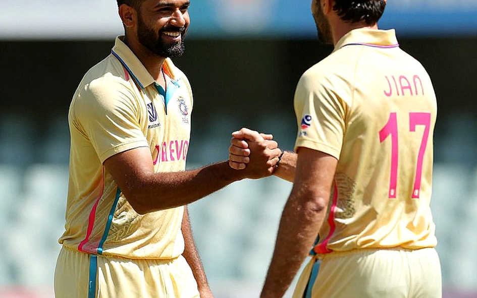 ट्रॉफी सूखने के बाद: भारतीय महिला क्रिकेट की दूसरी पंक्ति ट्रॉफी सूखने के बाद: भारतीय महिला क्रिकेट की दूसरी पंक्ति
